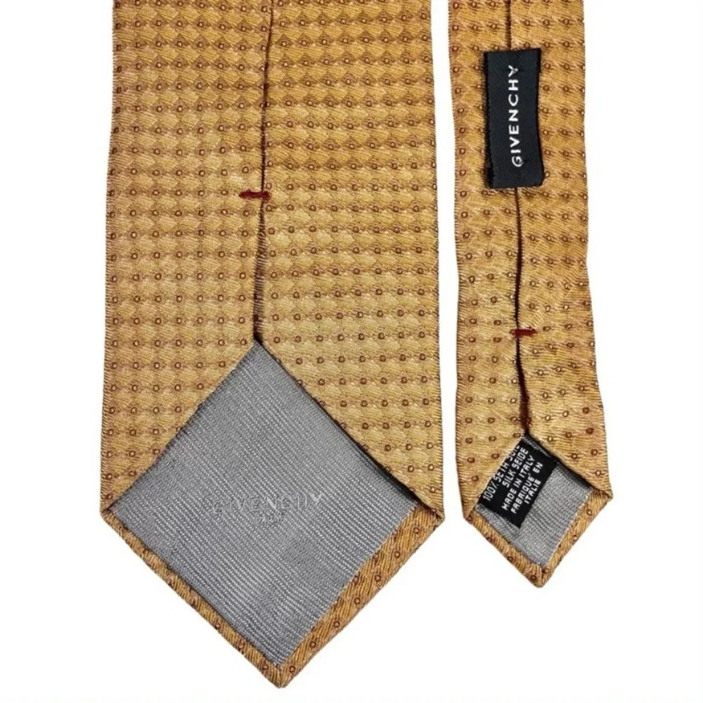 Givenchy Necktie 59 1/4” Gold 100% Silk Tie Made In‎ Italy